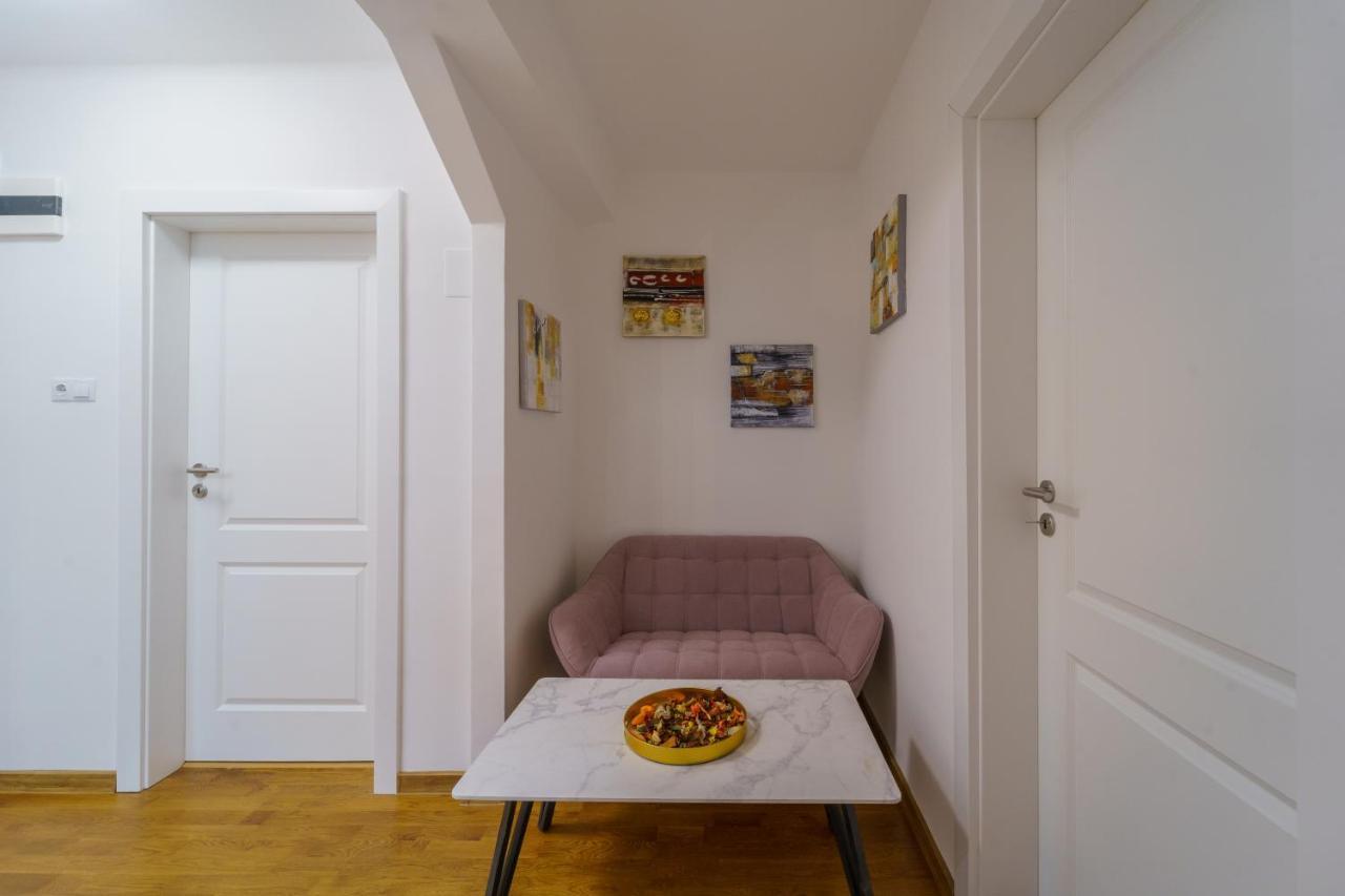 Main Square 5 Star Luxury Apartment With View Cluj-Napoca Exterior foto